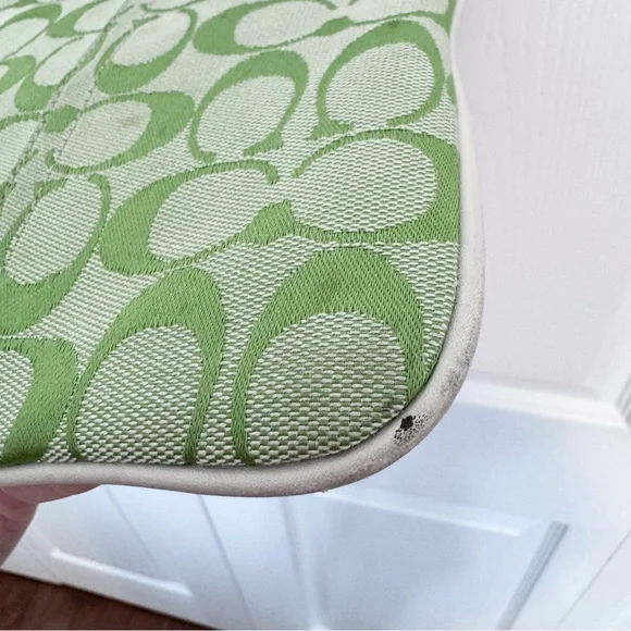 Vintage 90’s Coach Lime Green Signature Monogram Pattern Canvas Crossbody Bag - Picture 8 of 15